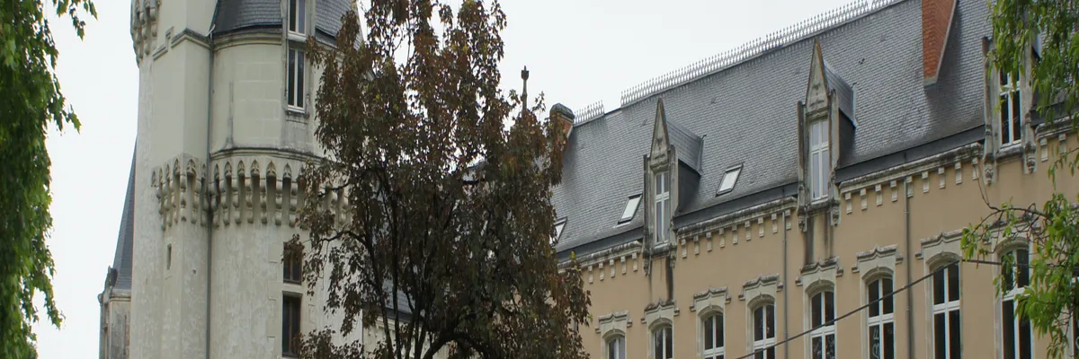 Image Installateur borne de recharge Châteauroux