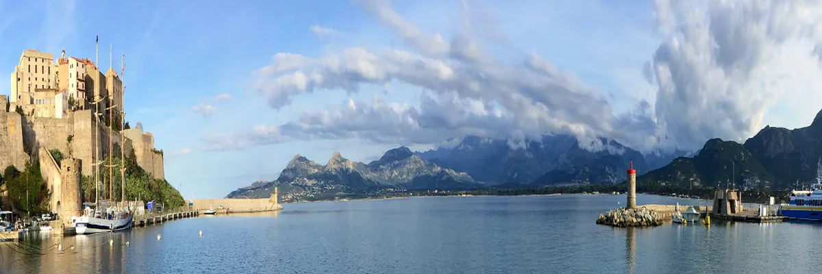 Image Installateur borne de recharge Corse