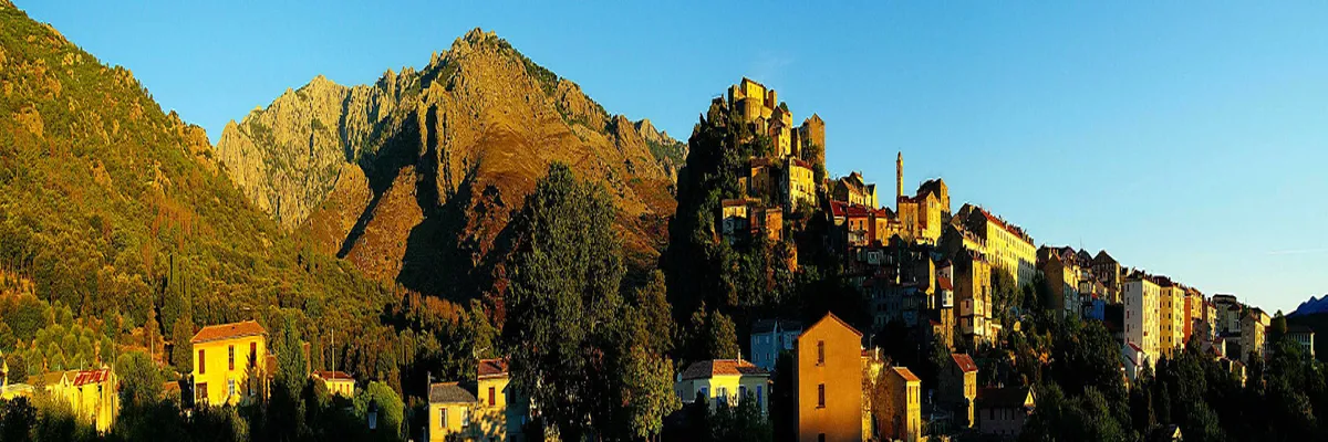 Image Installateur borne de recharge Corte