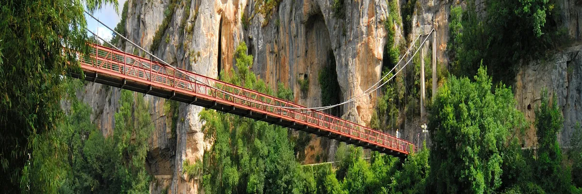 Image Installateur borne de recharge Lot