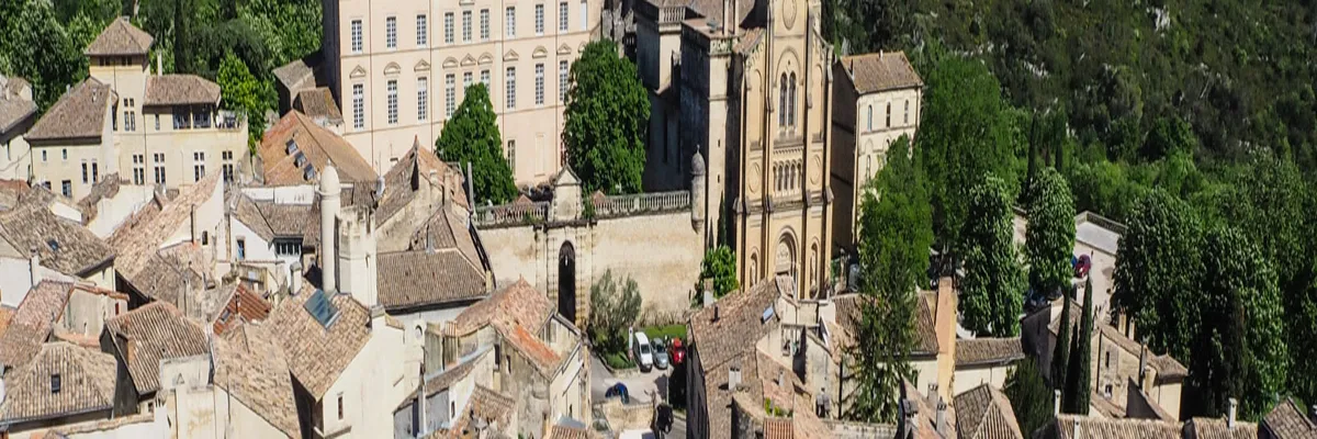 image-installateur-borne-de-recharge-uzes.webp Image Installateur borne de recharge Uzès