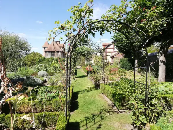 Borne de Recharge EV Installateur borne de recharge Petit-Couronne
